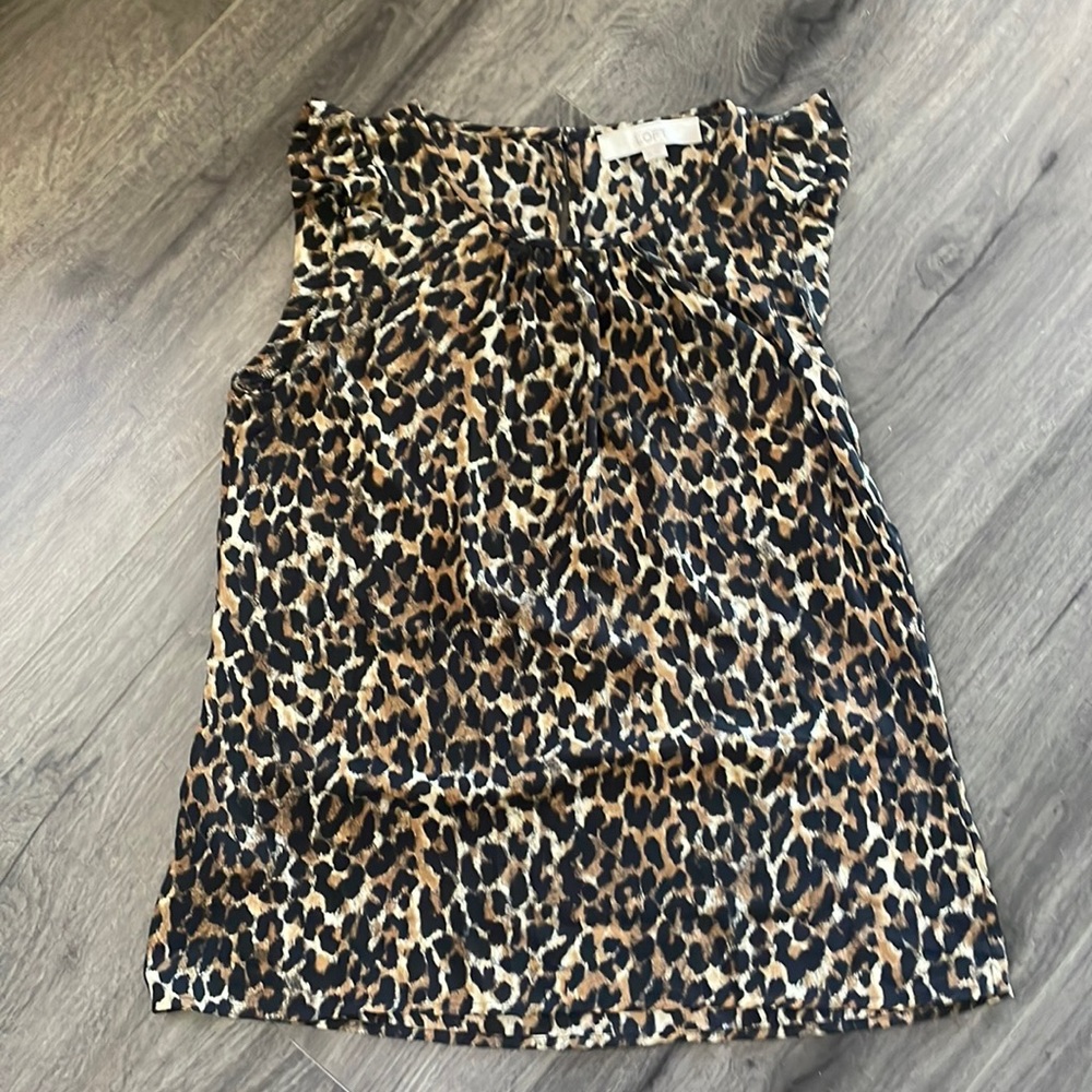 Ann Taylor Loft animal leopard print chic casual office attire blouse MobWife